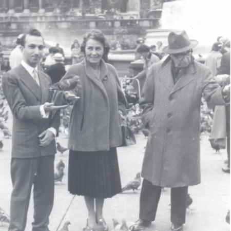 With Maria de Lourdes Heitor de Sousa and Manuel Bandeira, Trafalgar Square, 1957